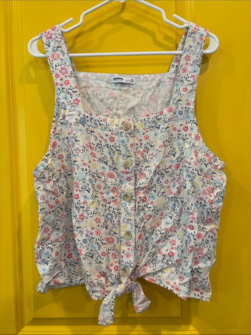SONOMA NWOT White Floral Button-Front Tie Hem Tank Top with Pink & Blue Accents